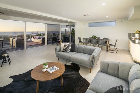 The Beach House @ Grange - Accommodation Rockhampton 4