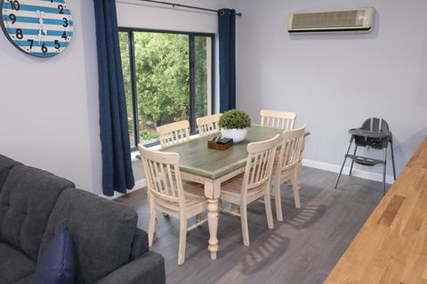 The Purple Door On Seaview - Accommodation Rockhampton 5