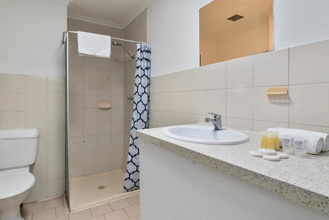 Cosmo On Bank - Accommodation Rockhampton 12