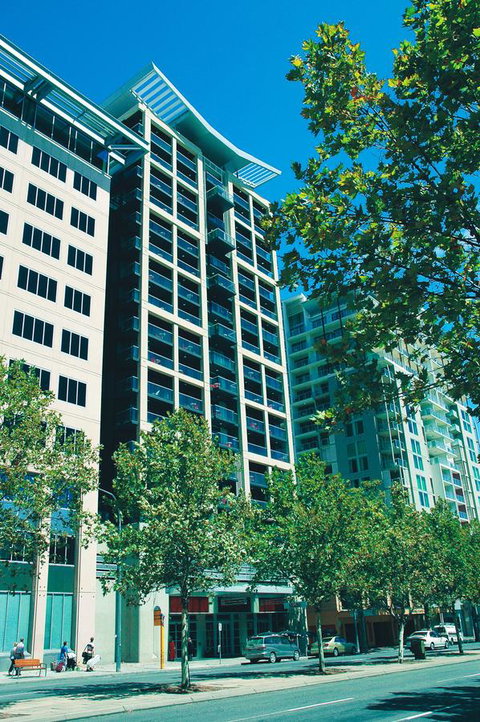 Oaks Adelaide Horizons Suites - Accommodation Rockhampton 0