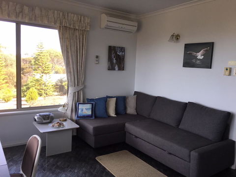 Emu Bay Holiday Homes - Accommodation Rockhampton 37