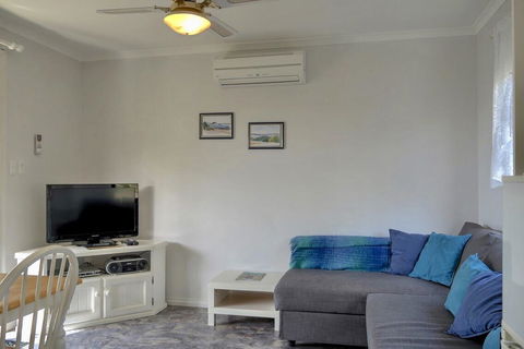 Emu Bay Holiday Homes - Accommodation Rockhampton 1