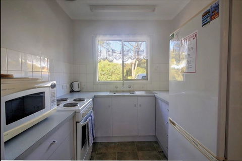 Emu Bay Holiday Homes - Accommodation Rockhampton 4