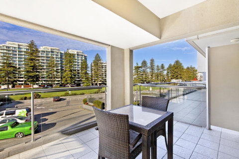 Glenelg Beach Studio - Accommodation Rockhampton 11