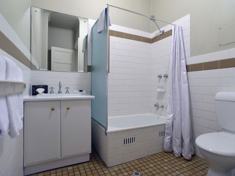 Mansions On Pulteney - Accommodation Rockhampton 8