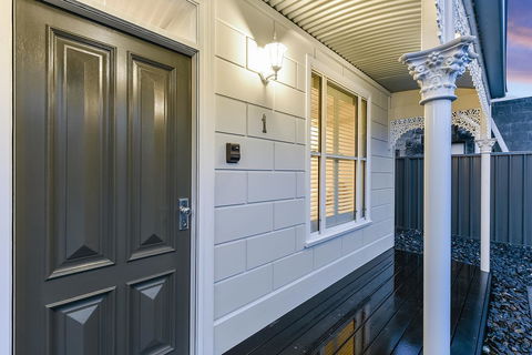 Aloha Central Luxury Apartments - Accommodation Rockhampton 22