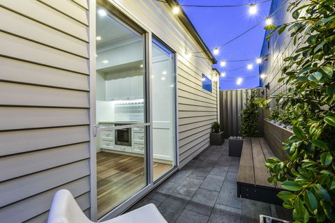 Aloha Central Luxury Apartments - Accommodation Rockhampton 13