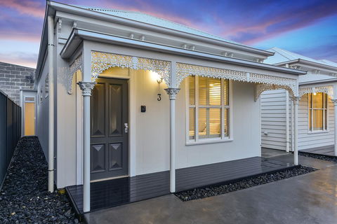 Aloha Central Luxury Apartments - Accommodation Rockhampton 2
