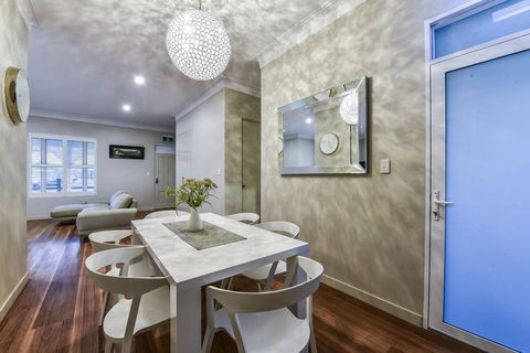 Aloha Central Luxury Apartments - Accommodation Rockhampton 9