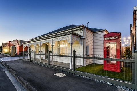 Aloha Central Luxury Apartments - Accommodation Rockhampton 0