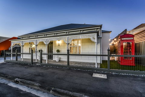 Aloha Central Luxury Apartments - Accommodation Rockhampton 19