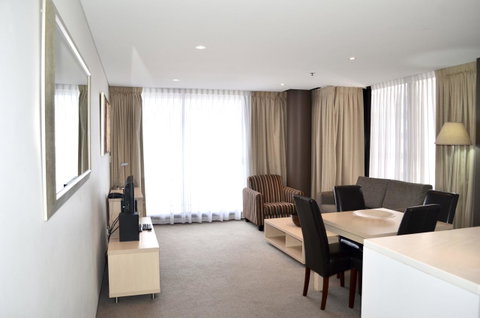 APTonNorthTCE - Accommodation Rockhampton 0
