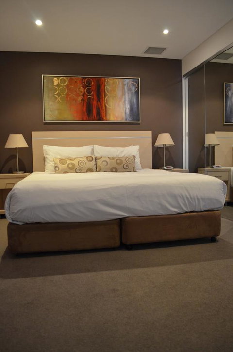 APTonNorthTCE - Accommodation Rockhampton 2