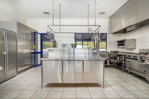 Doyles On The Bay - Accommodation Rockhampton 11