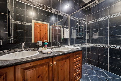 Doyles On The Bay - Accommodation Rockhampton 27