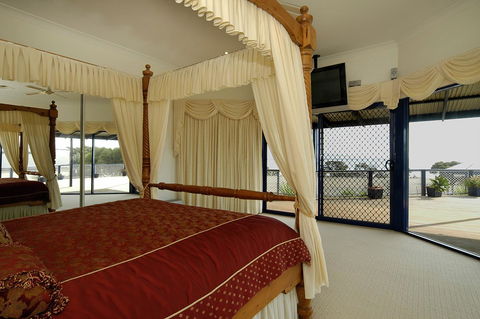 Doyles On The Bay - Accommodation Rockhampton 24
