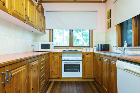 Rustic On 13th - Accommodation Rockhampton 5