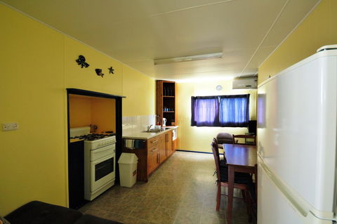 Baudin Beach Apartments - Accommodation Rockhampton 4