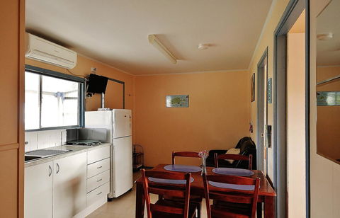 Baudin Beach Apartments - Accommodation Rockhampton 12