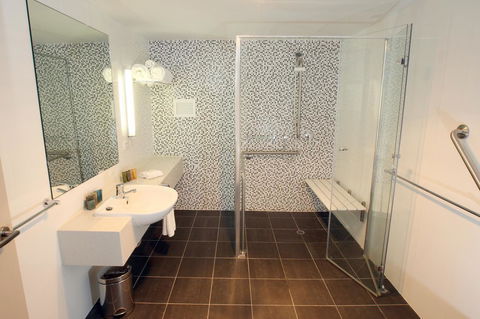 Adelaide Rockford - Accommodation Rockhampton 13