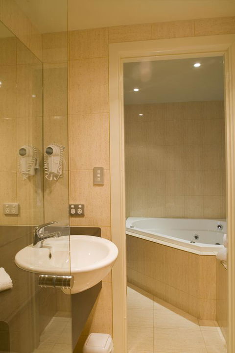 Adelaide Rockford - Accommodation Rockhampton 19