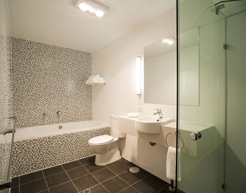 Adelaide Rockford - Accommodation Rockhampton 17