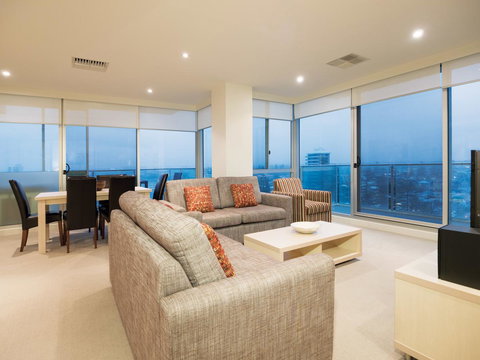 Oaks Glenelg Liberty Suites - Accommodation Rockhampton 18