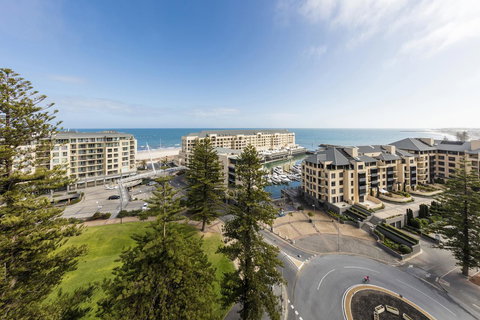 Oaks Glenelg Liberty Suites - Accommodation Rockhampton 17