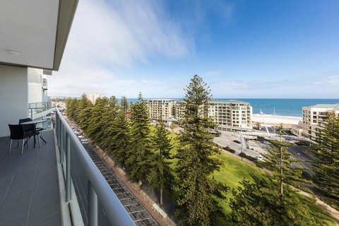 Oaks Glenelg Liberty Suites - Accommodation Rockhampton 13