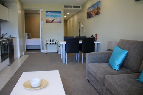 Beachside Luxury Getaway In Glenelg - Accommodation Rockhampton 2