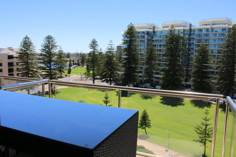 Beachside Luxury Getaway In Glenelg - Accommodation Rockhampton 14