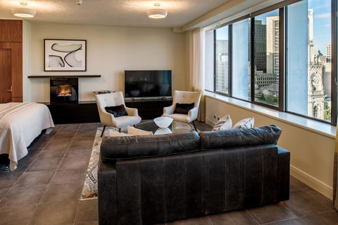 Suite 11 Victoria Square - Accommodation Rockhampton 2