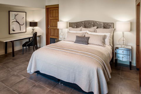 Suite 11 Victoria Square - Accommodation Rockhampton 10