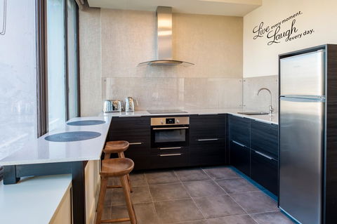Suite 11 Victoria Square - Accommodation Rockhampton 11