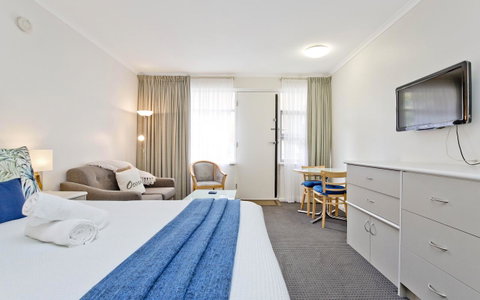 Glenelg Oasis Studios - Accommodation Rockhampton 4