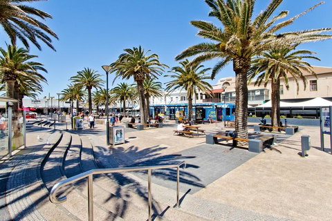 Glenelg Oasis Studios - Accommodation Rockhampton 14
