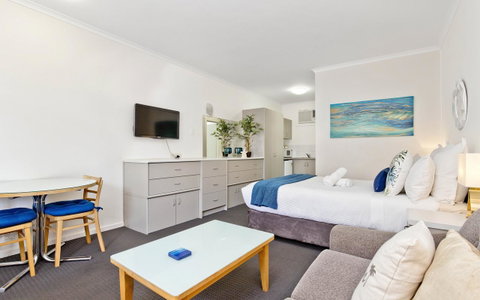 Glenelg Oasis Studios - Accommodation Rockhampton 1