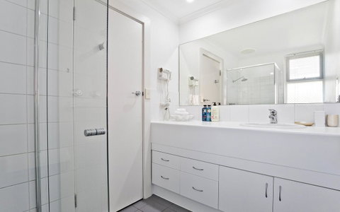 Glenelg Oasis Studios - Accommodation Rockhampton 12