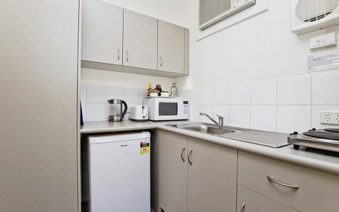 Glenelg Oasis Studios - Accommodation Rockhampton 10