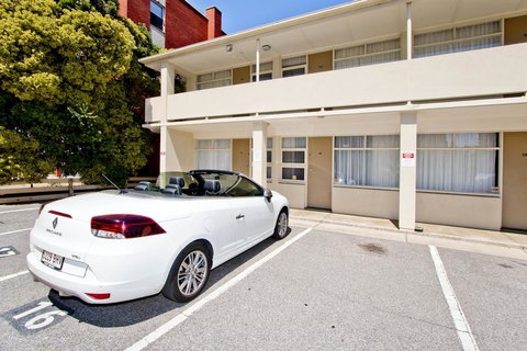 Glenelg Oasis Studios - Accommodation Rockhampton 17