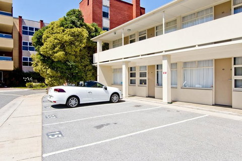 Glenelg Oasis Studios - Accommodation Rockhampton 6