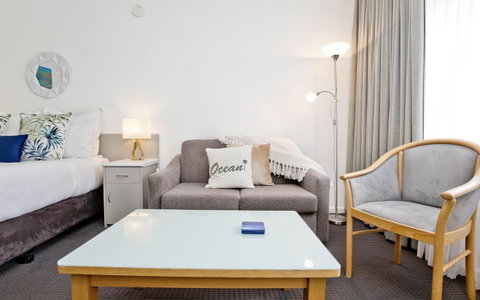 Glenelg Oasis Studios - Accommodation Rockhampton 9
