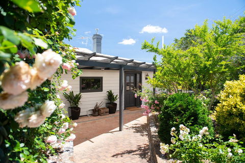 The Other House - Accommodation Rockhampton 5