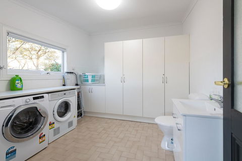 The Other House - Accommodation Rockhampton 18
