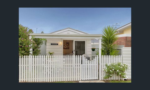 Wintergarden Beach Cabin - Accommodation Rockhampton 3