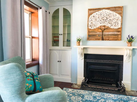 Inglenook Cottage - Accommodation Rockhampton 2