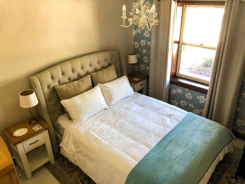 Inglenook Cottage - Accommodation Rockhampton 3