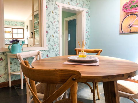 Inglenook Cottage - Accommodation Rockhampton 5
