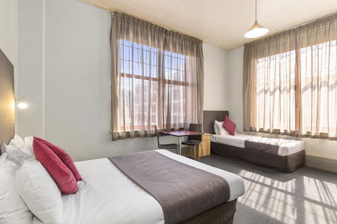 Adelaide Paringa - Accommodation Rockhampton 5