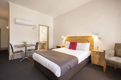 Adelaide Paringa - Accommodation Rockhampton 13